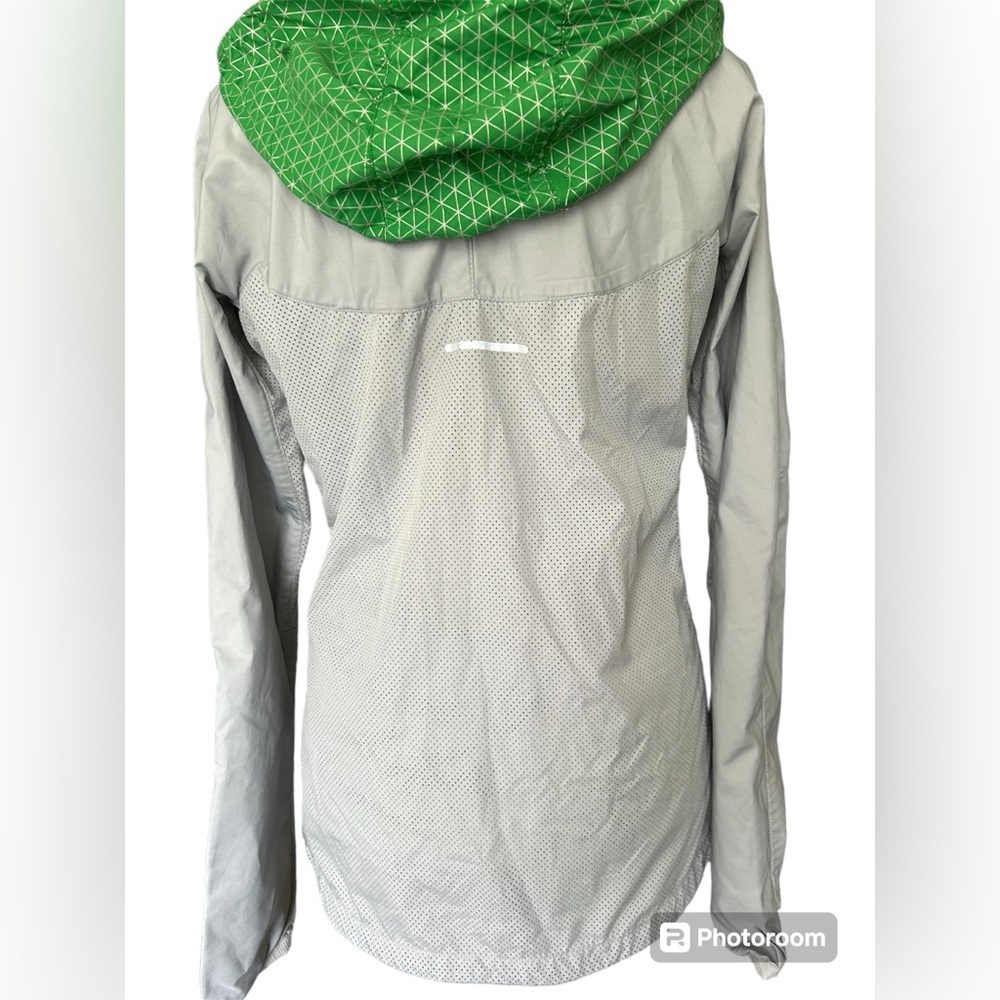 Nike women’s lightweight windbreaker gray, pink and green size small - Picture 4 of 15